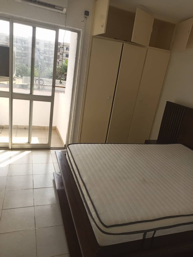 Chambre avec balcon dans les appartements Nelye